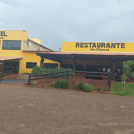 Hotel E Restaurante Na Chacara Dourados Exterior foto